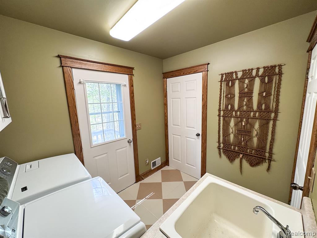611 Vista Del Sol, Lapeer, MI 48446 — Photo 15