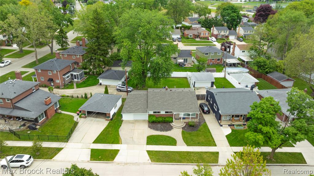 828 W Baker Avenue, Clawson, MI — Photo 32