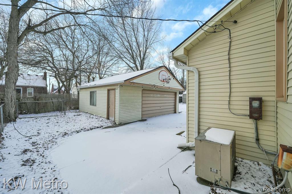 580 CAMDEN Street, Ferndale, MI 48220 — Photo 9