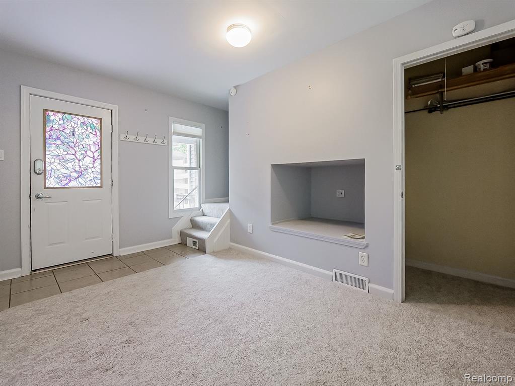 654 HICKORY unit 2 Street, Milford, MI 48381 — Photo 8