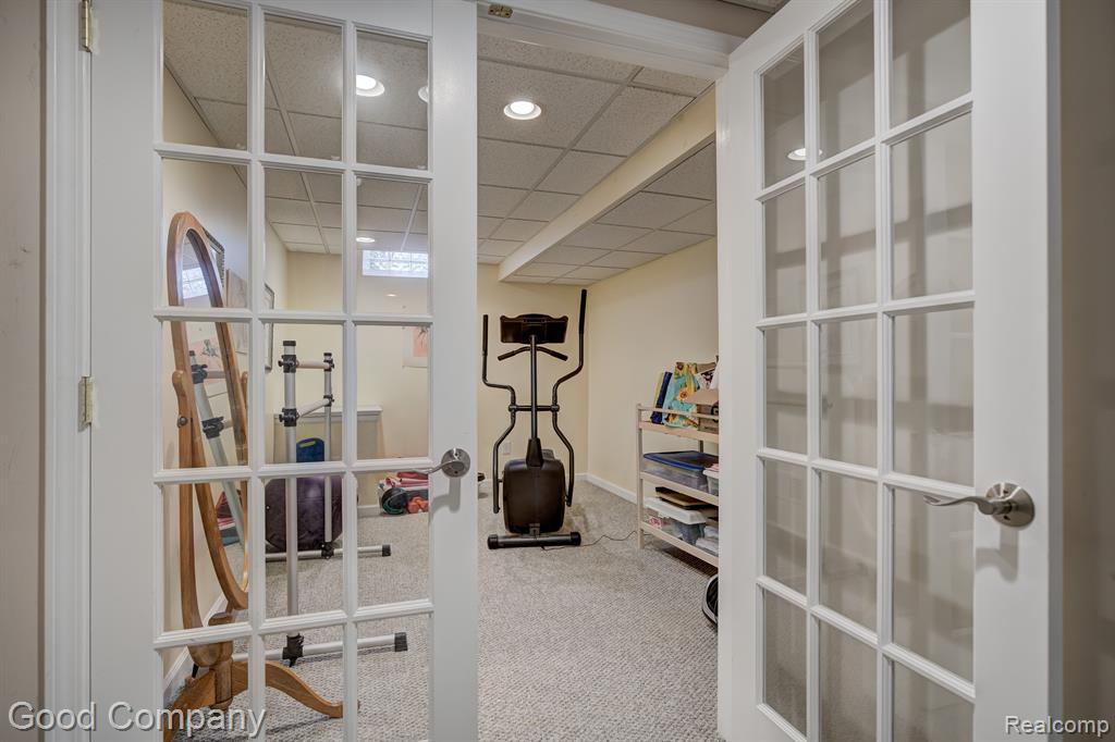 755 OAK POINT Lane, Madison Heights, MI 48071 — Photo 57
