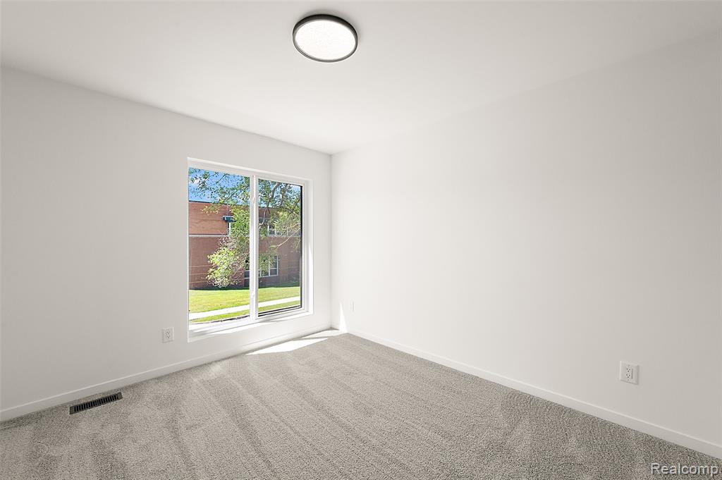 441 E Oakridge Street, Ferndale, MI 48220 — Photo 26