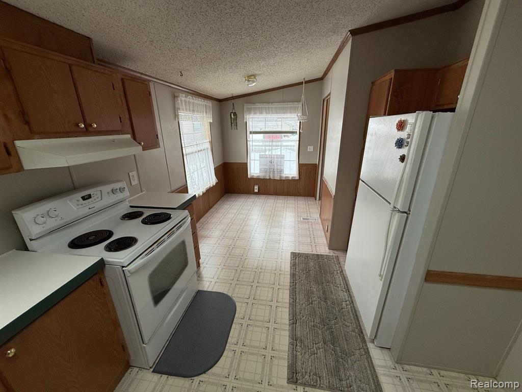 11359 Lake Drive, Fenton, MI 48430 — Photo 3