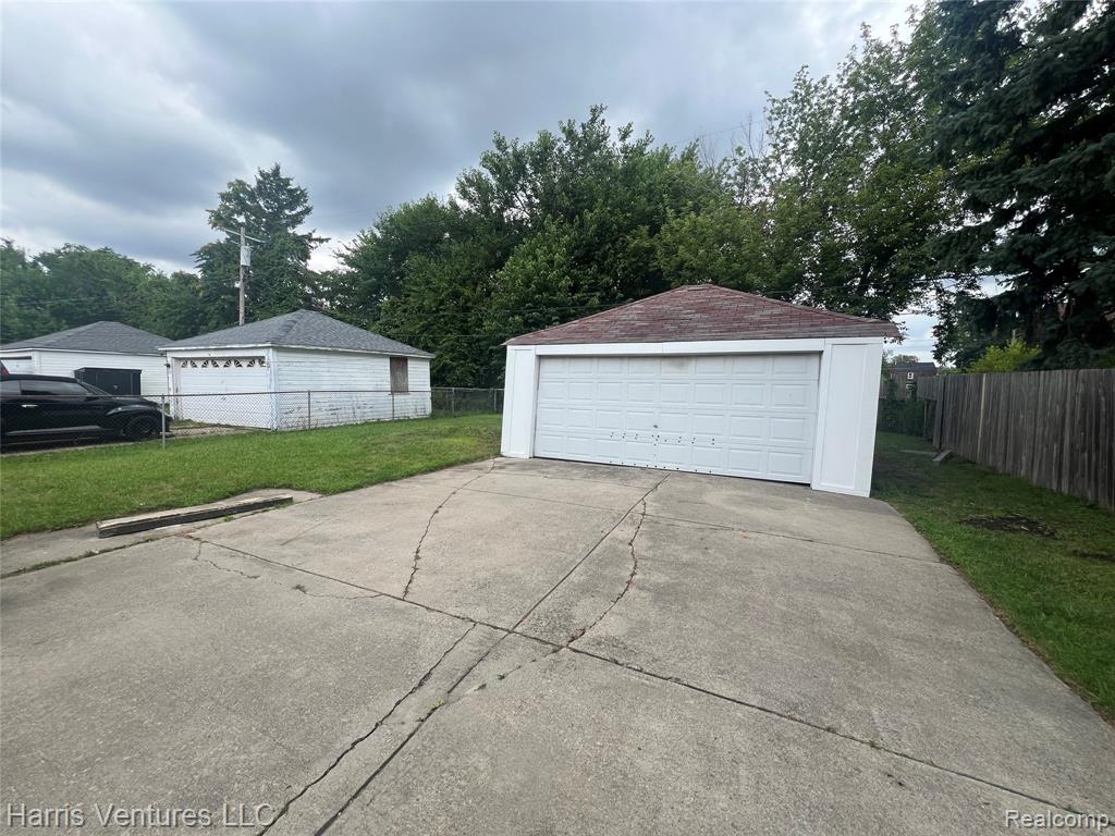 9527 E Outer Drive, Detroit, MI 48213 — Photo 6