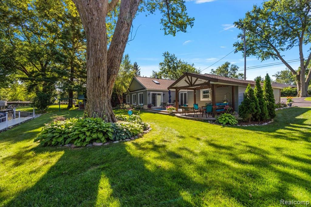 9050 Marilyn Terrace, Commerce Twp, MI 48382 — Photo 54