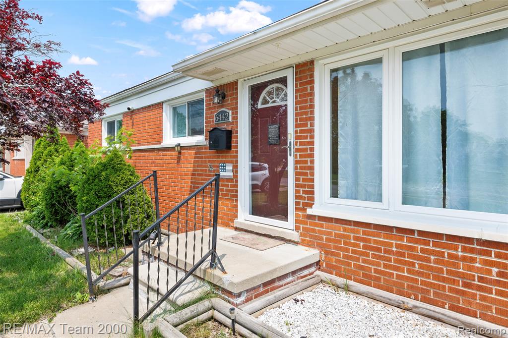 6442 Arcola Street, Garden City, MI — Photo 5