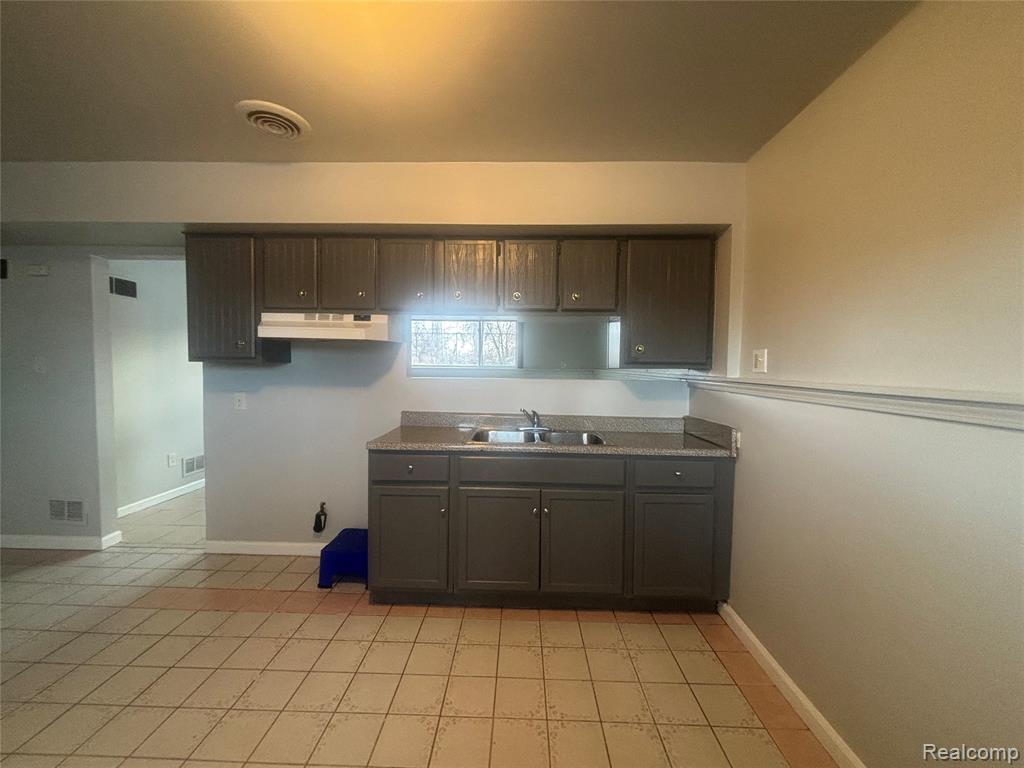 423 SHOTKA Street, Westland, MI 48186 — Photo 12