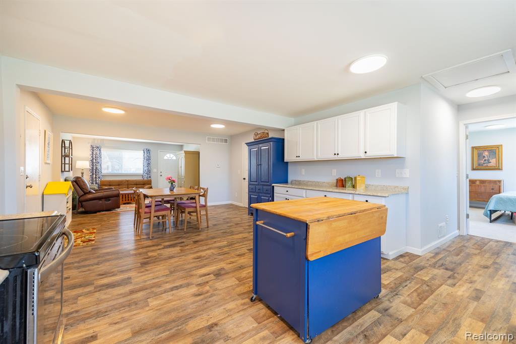 1241 RAMBLING Road, Ypsilanti, MI 48198 — Photo 11