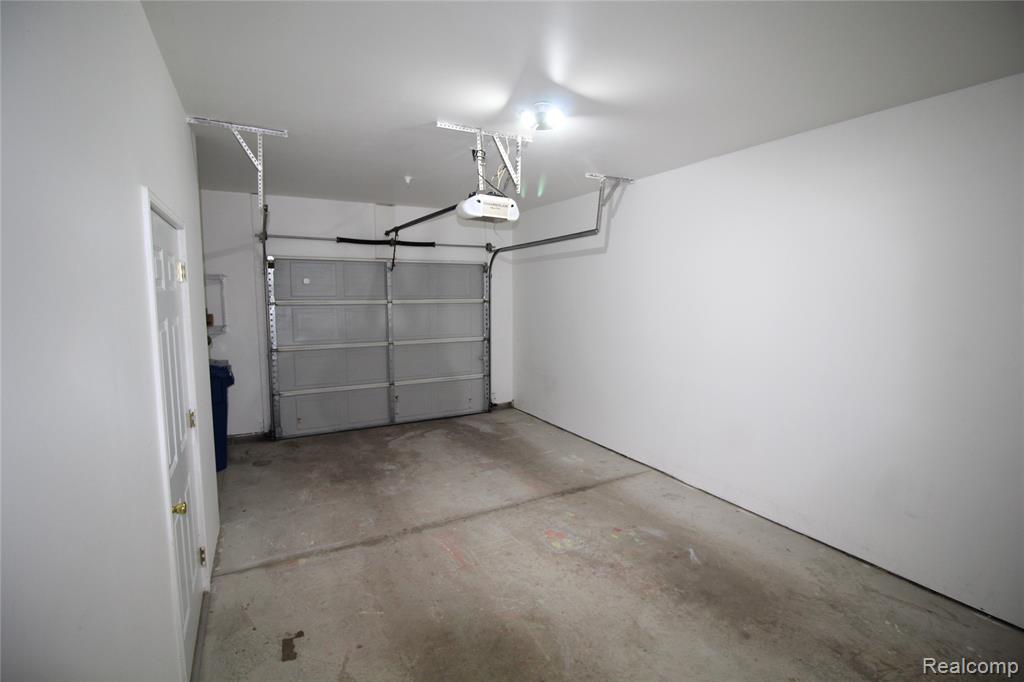 2224 Leighton Drive, Utica, MI 48317 — Photo 27