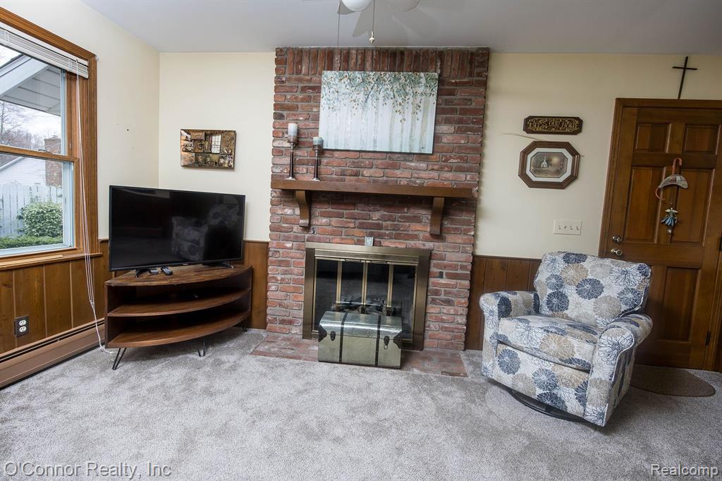 4291 QUAKER HILL Drive, Fort Gratiot, MI 48059 — Photo 14