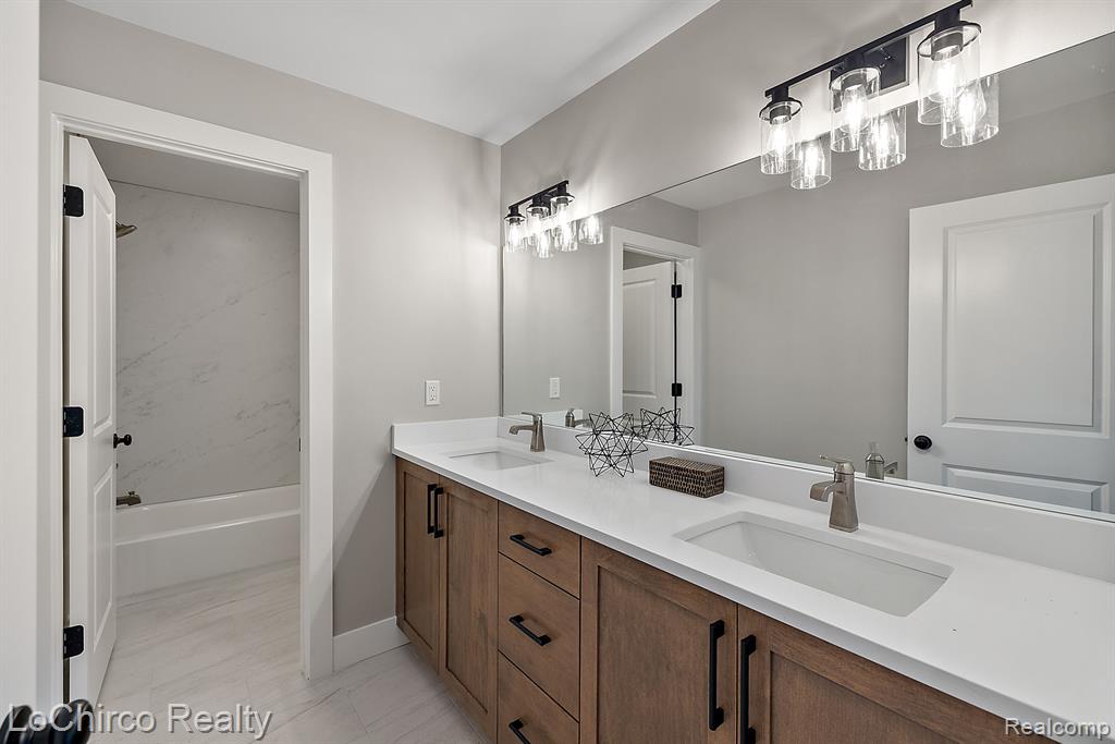 49387 LANGFORD Drive, Macomb, MI 48044 — Photo 43