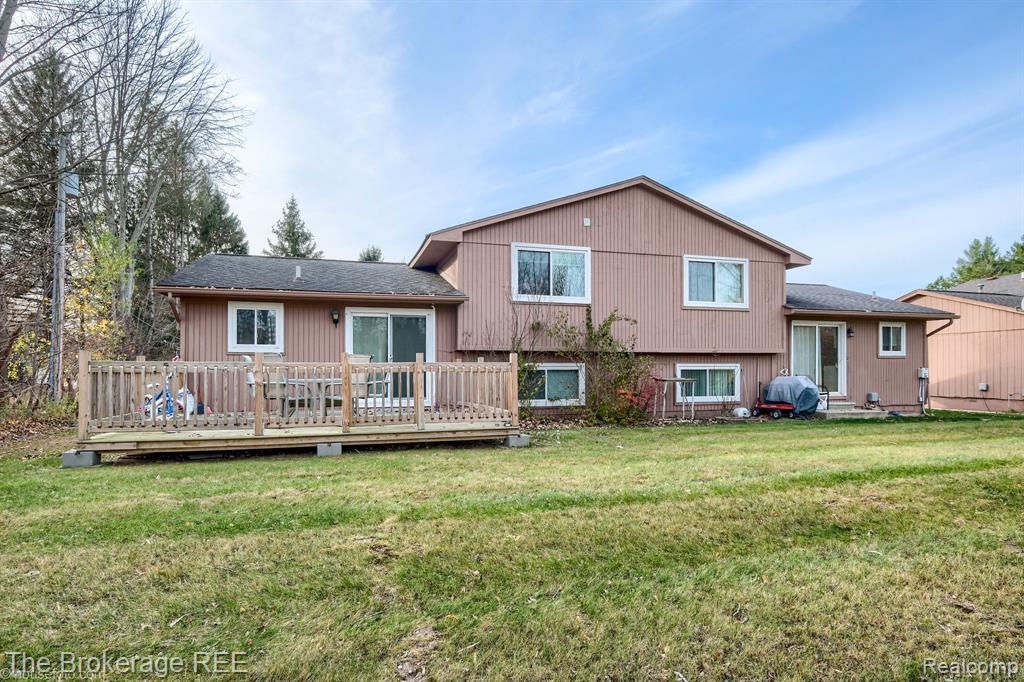 370 Oakwood Road, Ortonville, MI 48462 — Photo 27