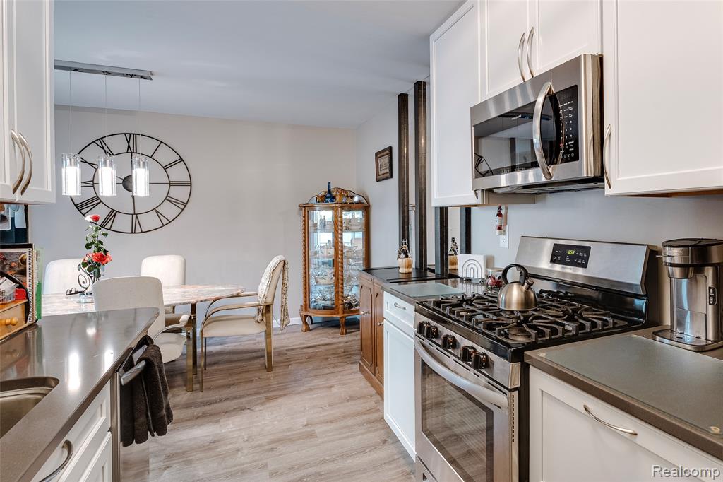 40554 Newport Drive, Plymouth, MI 48170 — Photo 15