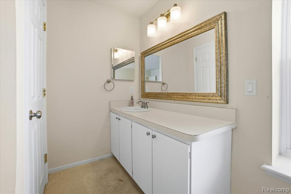 6042 Barker Avenue, Waterford, MI 48329 — Photo 20