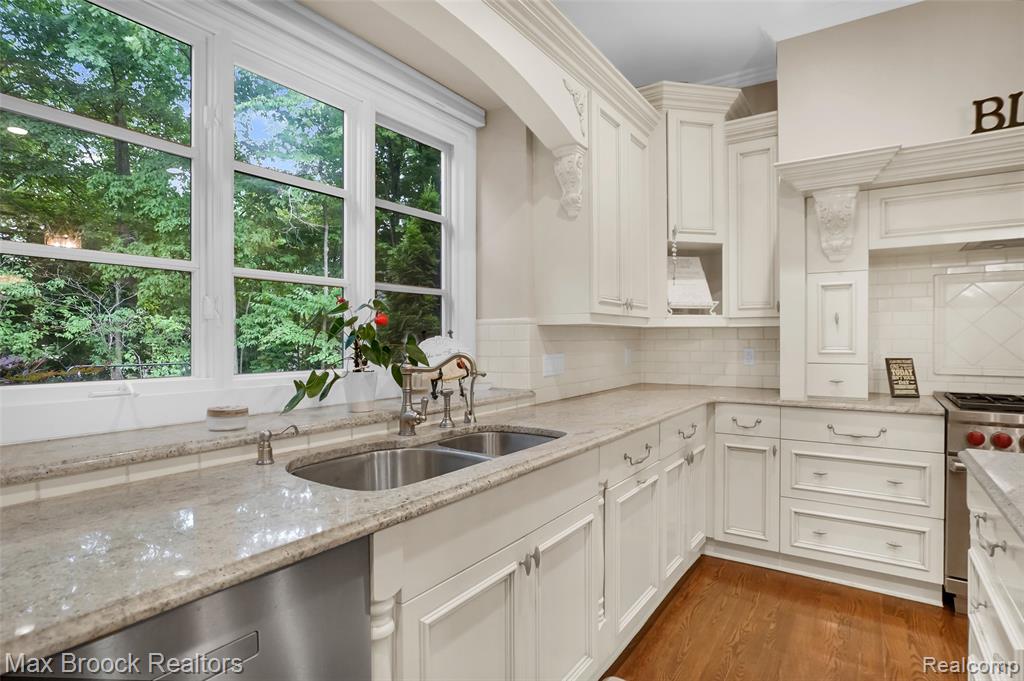 3185 Saint James Court, Oakland, MI 48306 — Photo 25