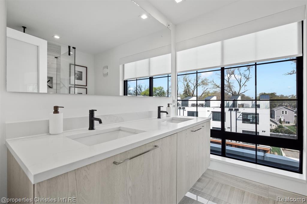 533 E Harrison Avenue, 35, Royal Oak, MI 48067 — Photo 18