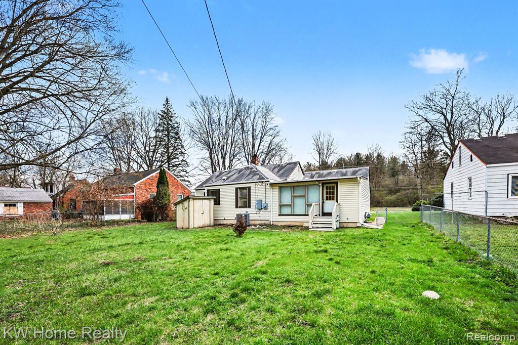 26932 W 6 Mile Road N, Redford, MI 48240 — Photo 16