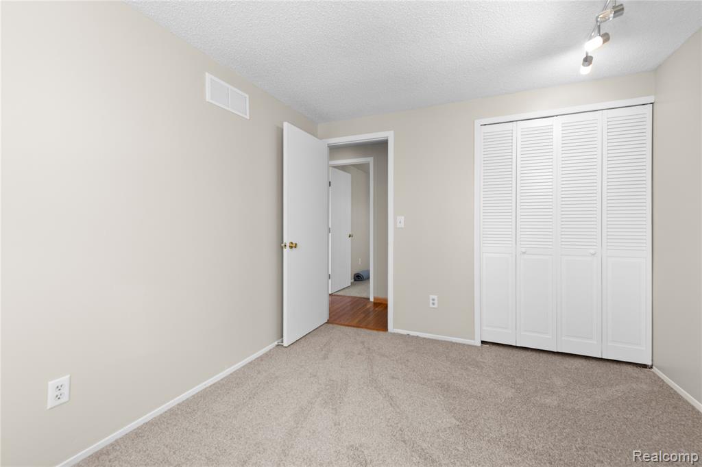 715 Woodingham Avenue, Waterford, MI 48328 — Photo 23