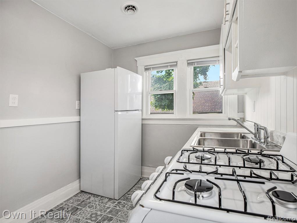 68 E JAMES Street, River Rouge, MI 48218 — Photo 23