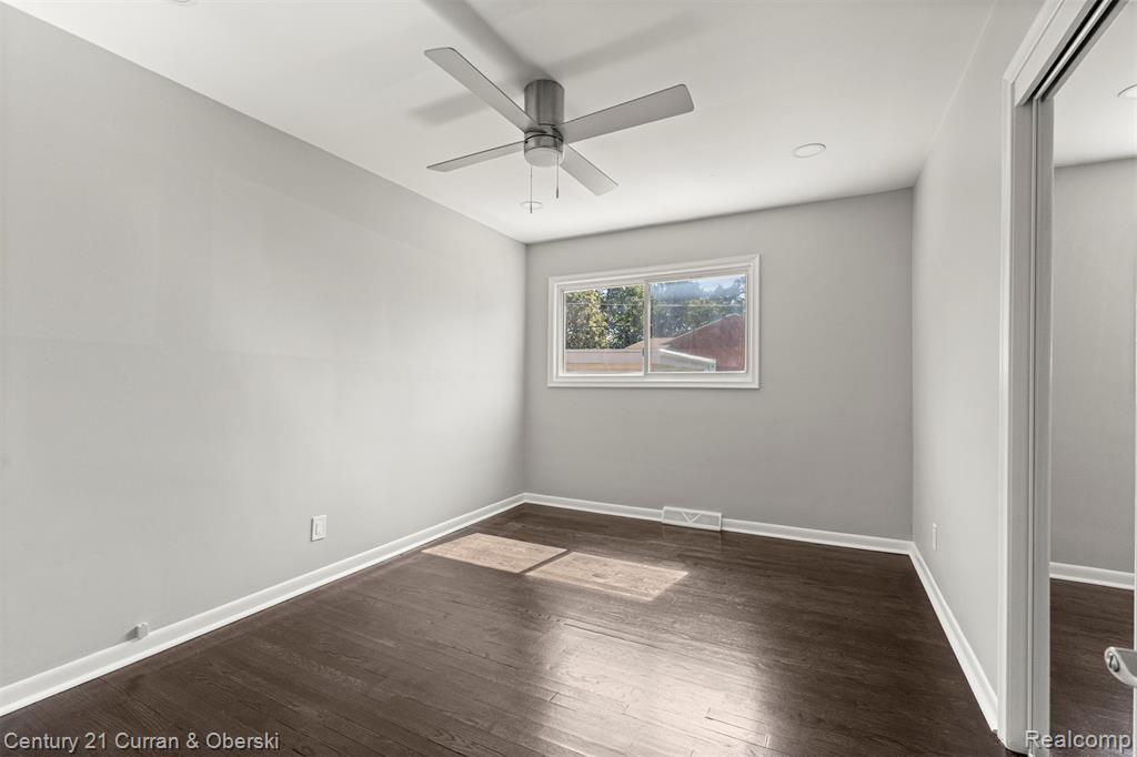 9064 Robindale, Redford, MI 48239 — Photo 21