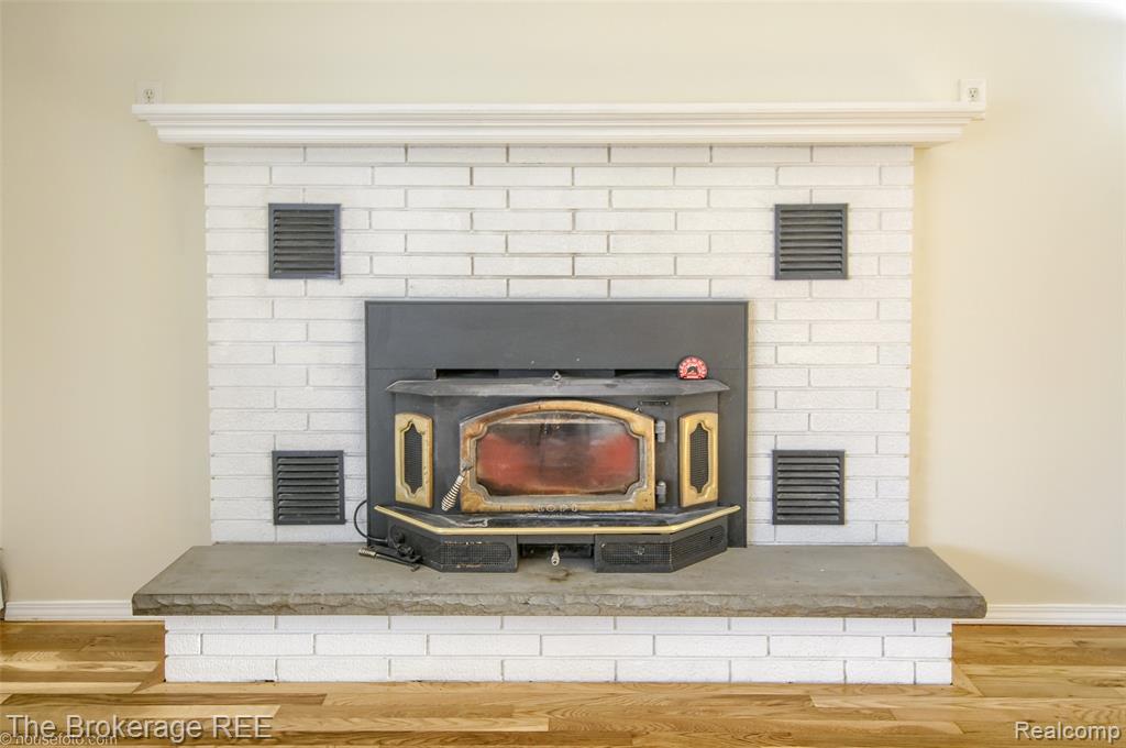 11247 Irish Road, Otisville, MI 48463 — Photo 9