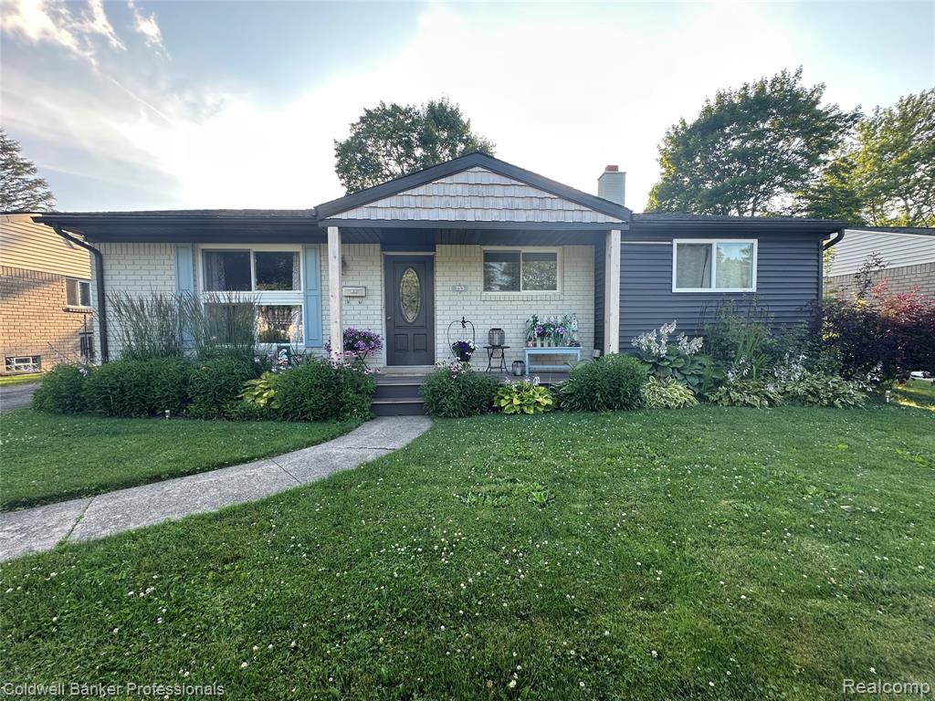 753 Lincoln Street, Lapeer, MI 48446 — front exterior