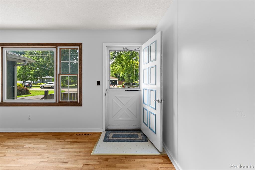 8141 Ohara Drive, Davison, MI 48423 — Photo 7