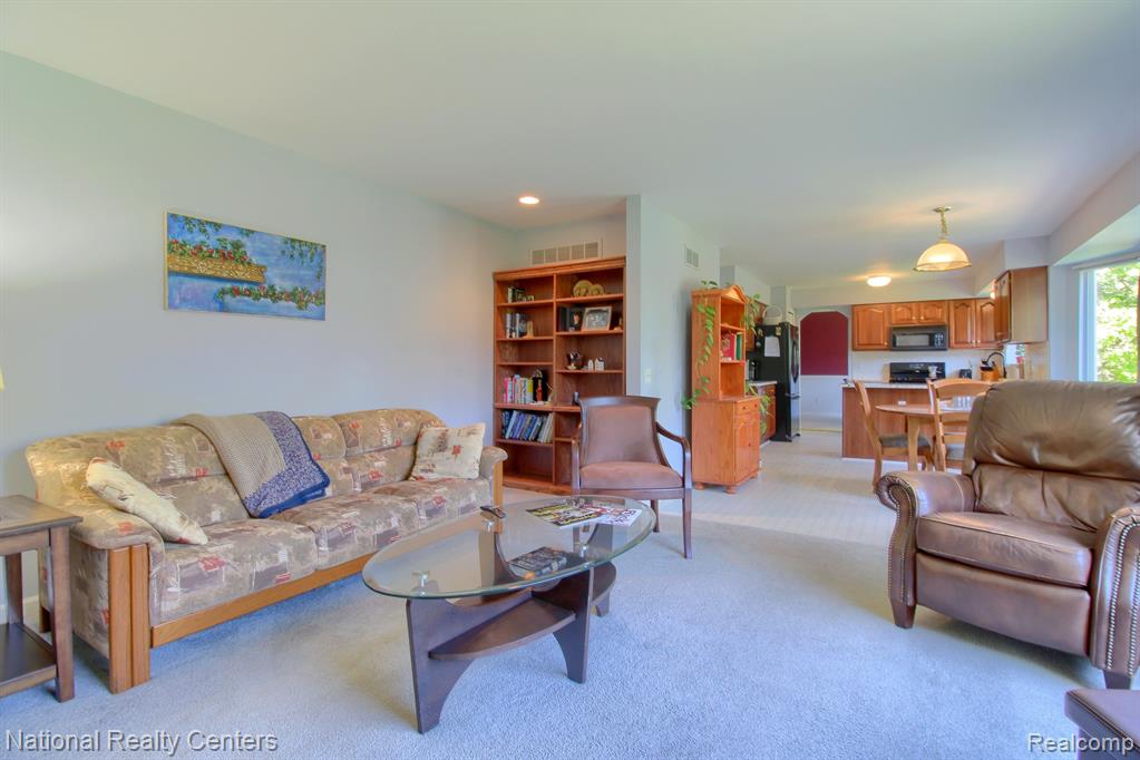 40630 Brecken Ridge Lane, Plymouth, MI 48170 — Photo 17