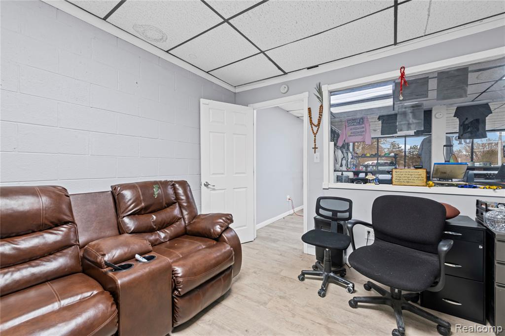 43911 Van Dyke, Sterling Heights, MI 48314 — Photo 20