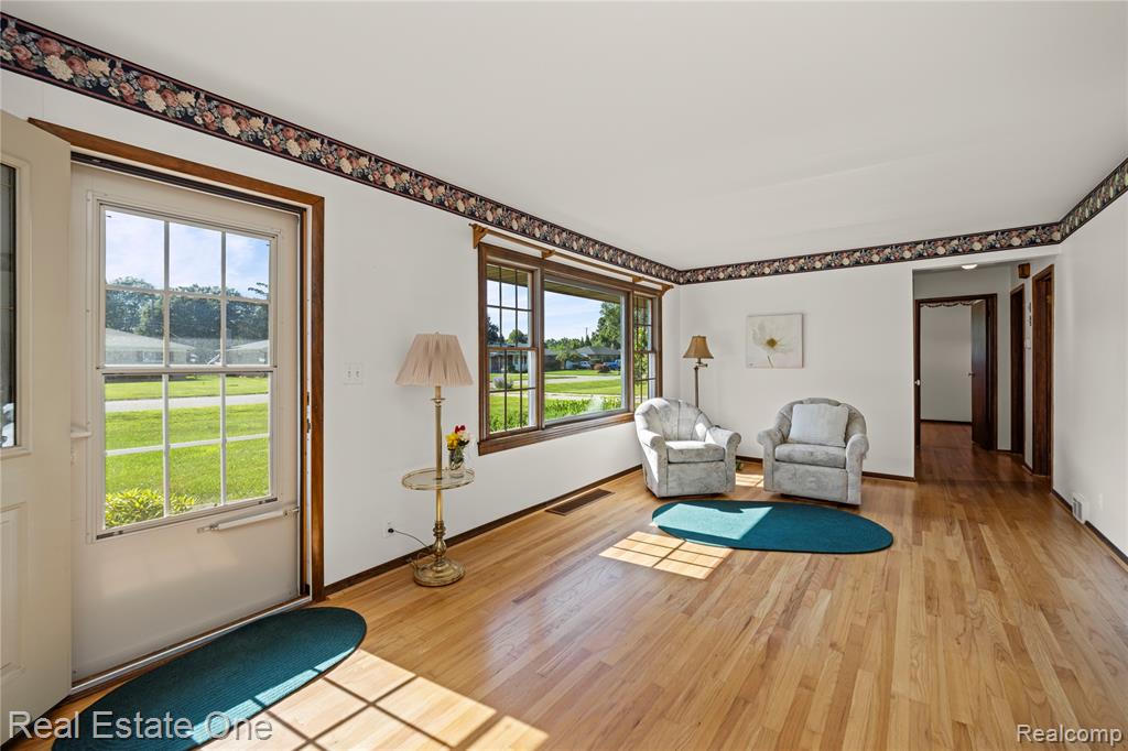 48374 Cardinal Street, Shelby Twp, MI 48317 — Photo 9