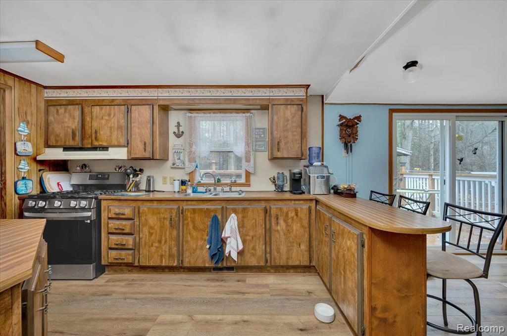 6789 LYONS Road, Imlay City, MI 48444 — Photo 11