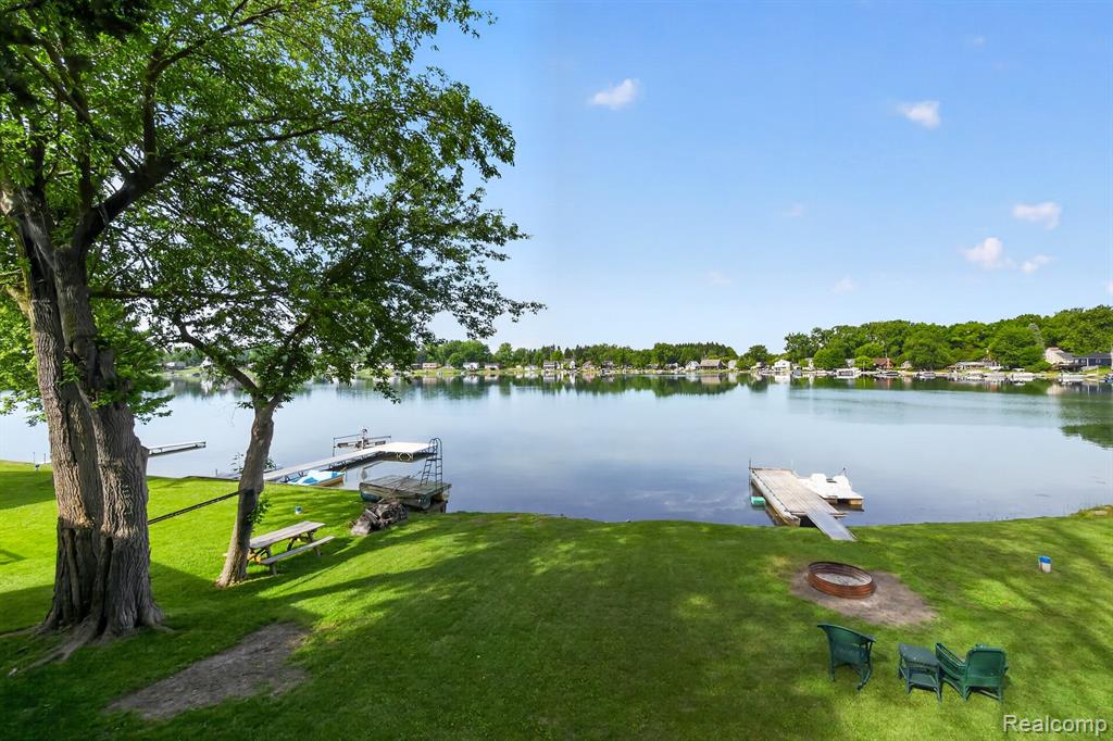 1717 Triangle Lake Road, Howell, MI 48843 — Photo 17