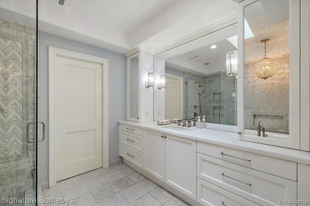 200 Woodland Villa Court, Birmingham, MI 48009 — Photo 37