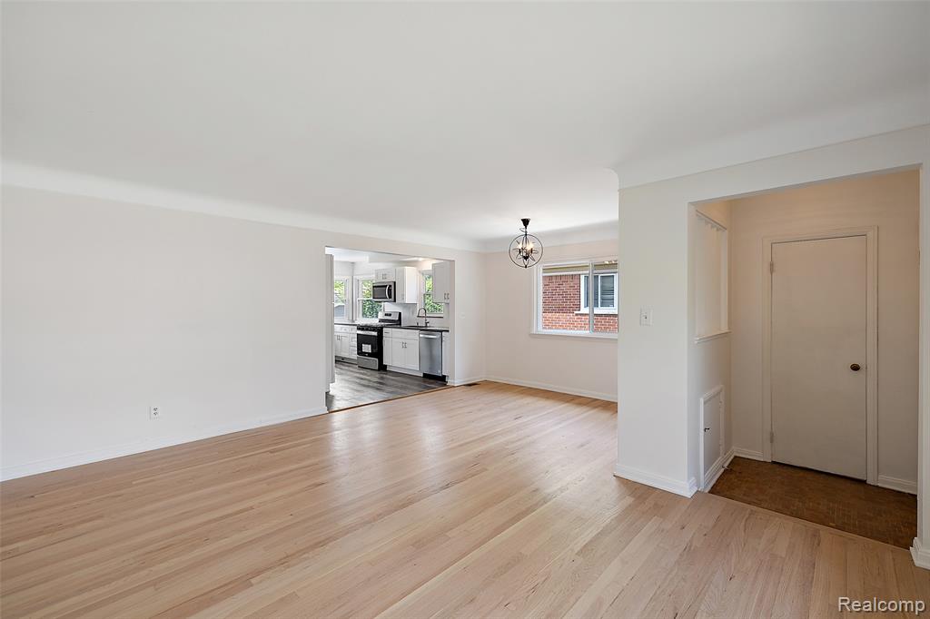 13321 Burton Street, Oak Park, MI 48237 — Photo 4