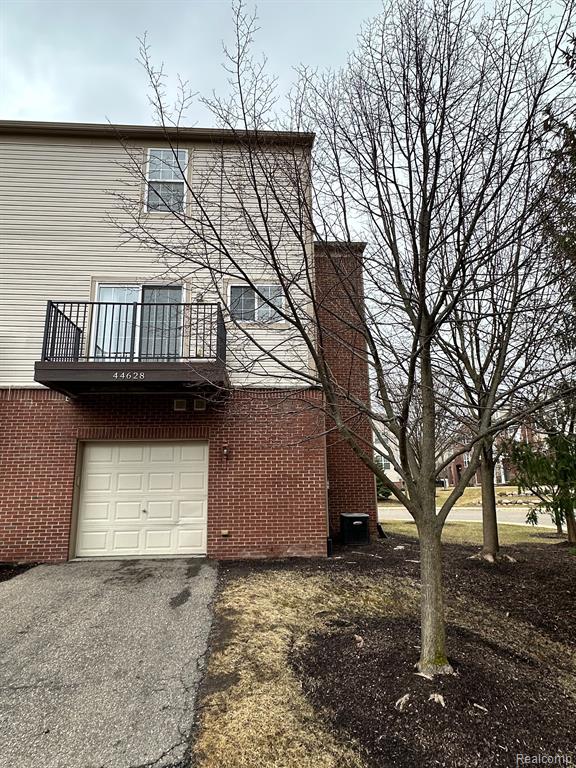 44628 GWINNETT Loop, Novi, MI 48377 — Photo 2