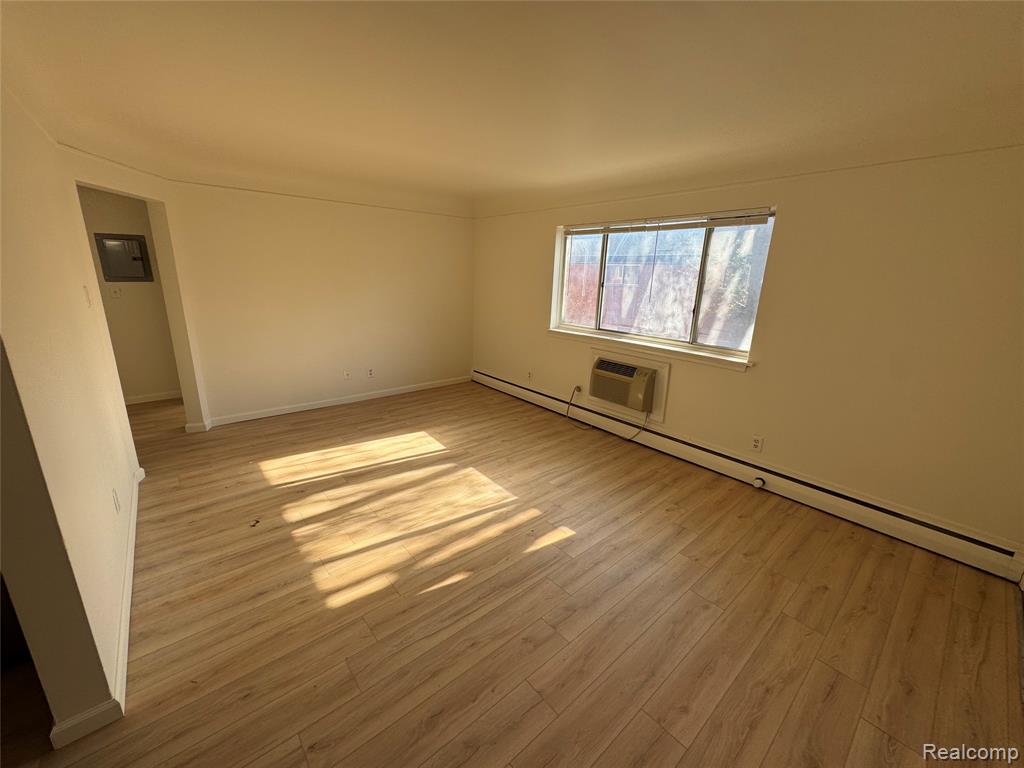 629 W Maple Rd, Clawson, MI — Photo 4
