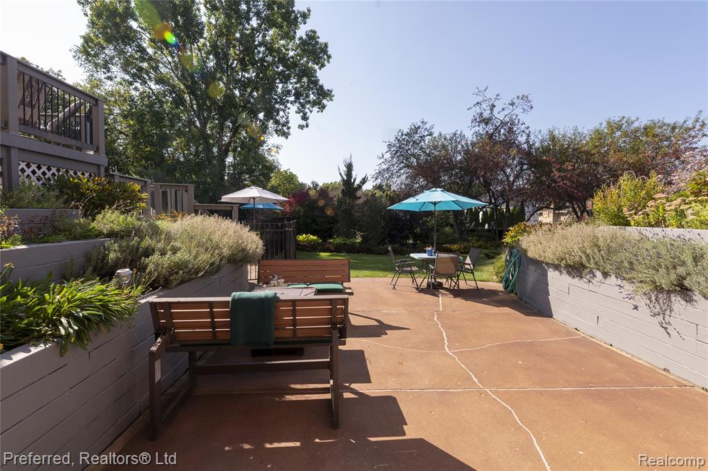 9350 Colony Farm Court, Plymouth, MI 48170 — Photo 57
