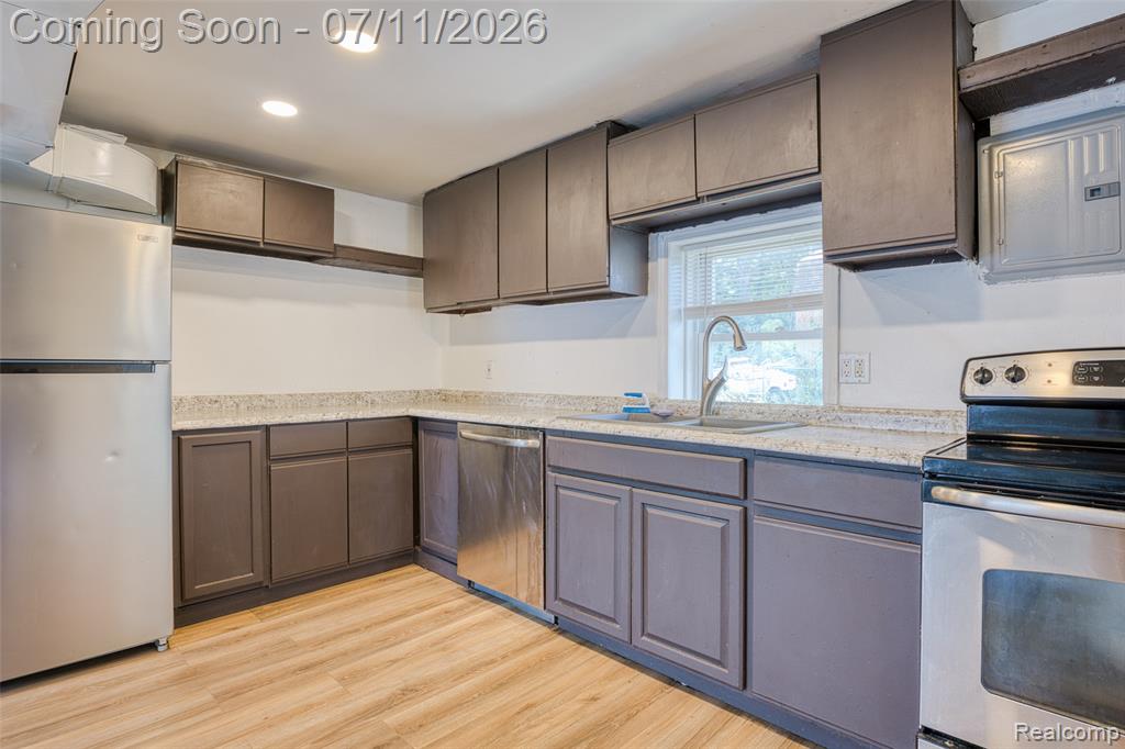 95 N Hulbert Street, White Lake, MI — Photo 12