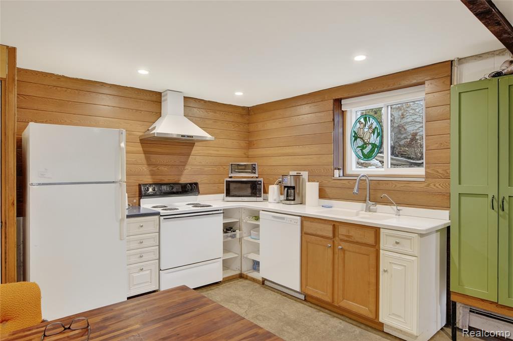 7975 Bendix Road, Brighton, MI 48114 — Photo 10