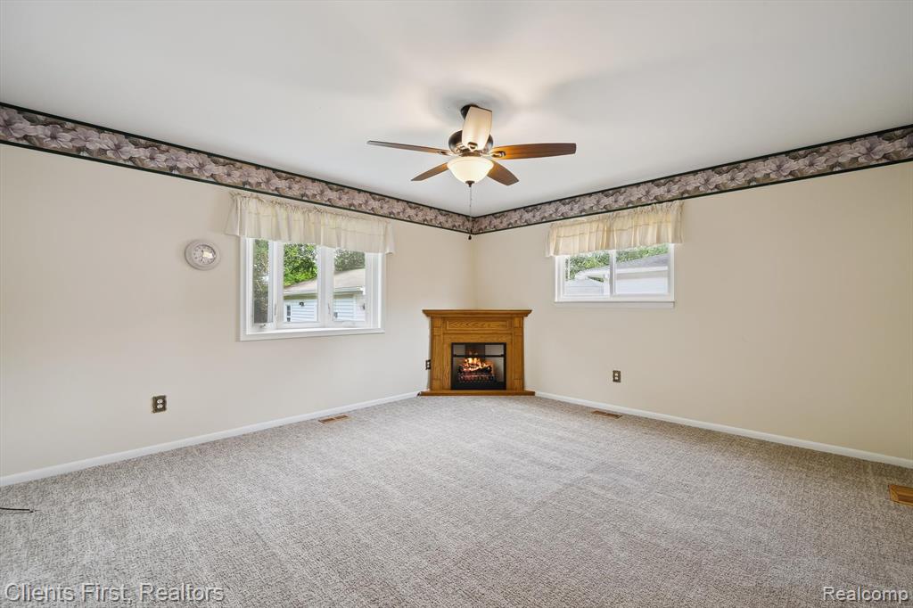 939 Deering Street, Garden City, MI — Photo 11
