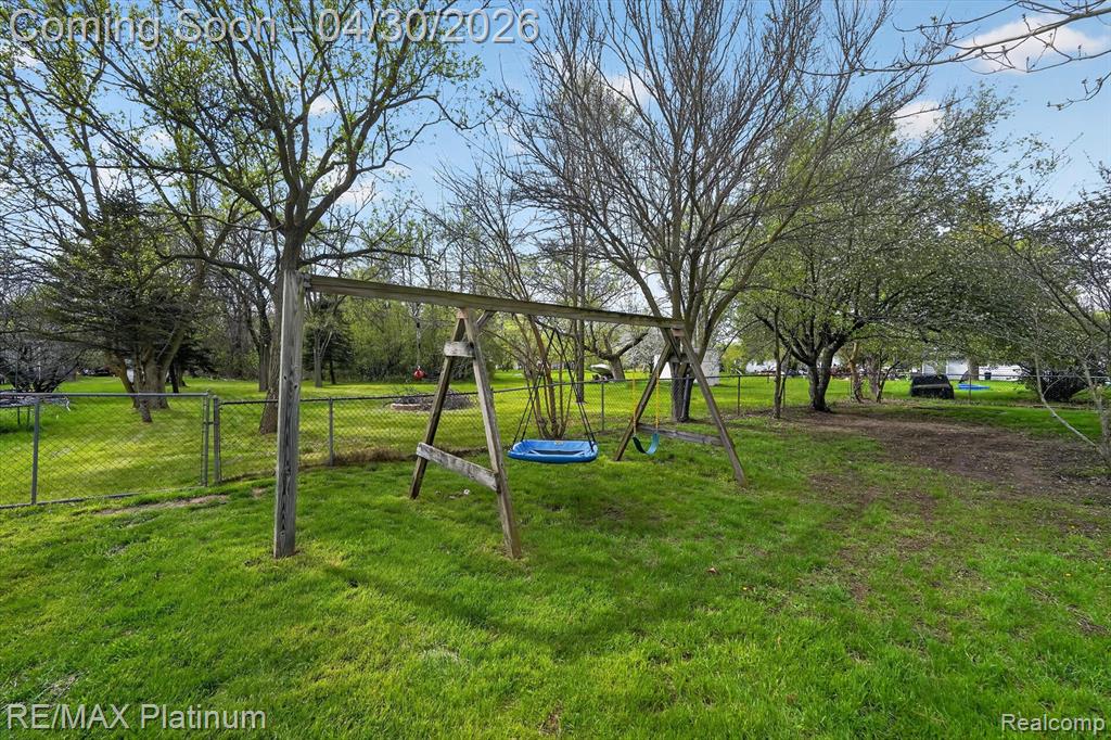 2417 Howald Avenue, Flint, MI 48504 — Photo 37