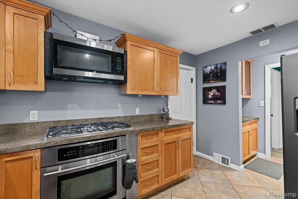 15403 MAXWELL Avenue, Plymouth, MI 48170 — Photo 16