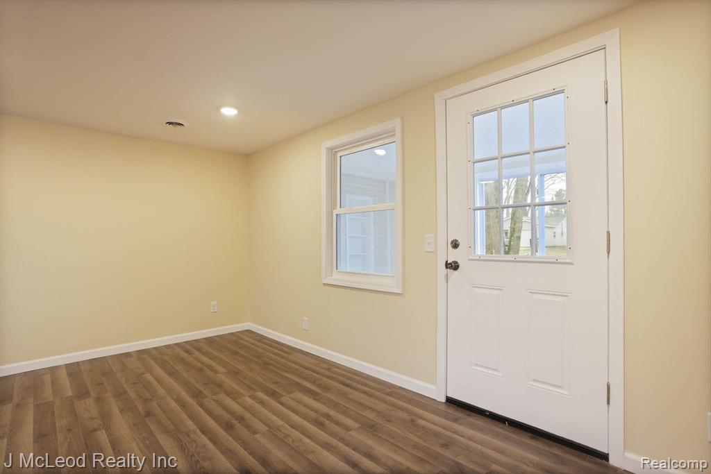 215 ARROWHEAD Drive, Prudenville, MI 48651 — Photo 8