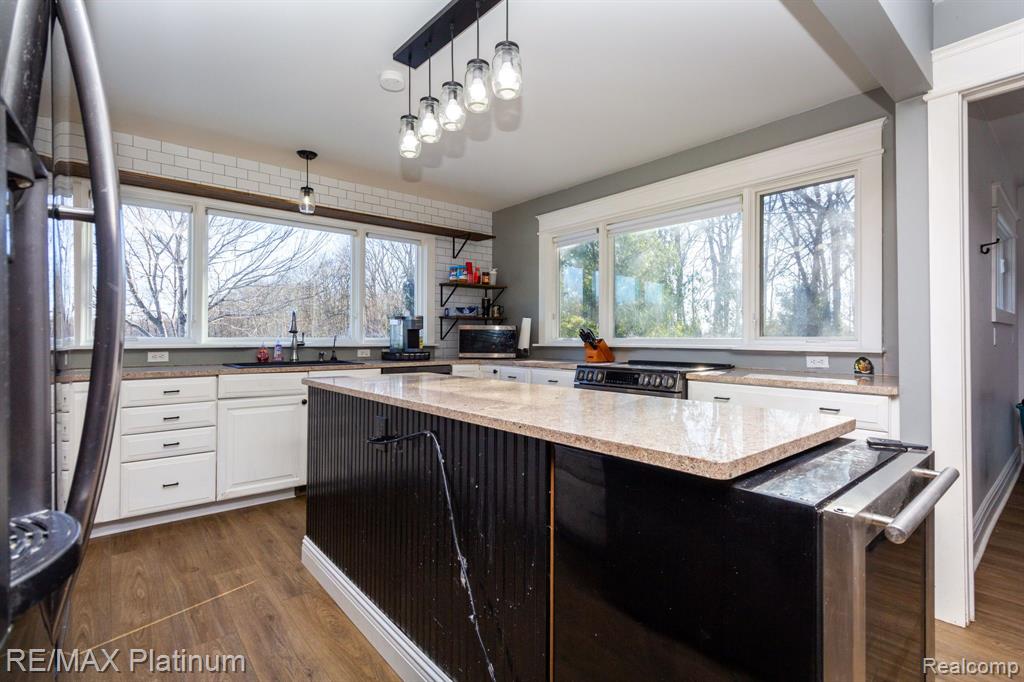 536 N CEDAR Road, Fowlerville, MI 48836 — Photo 16
