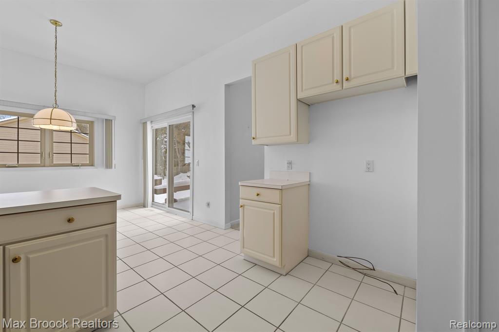7364 SHERWOOD CREEK, 21, West Bloomfield, MI — Photo 16