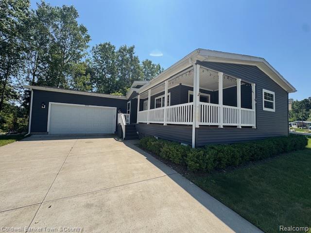 4090 Emerald Park Drive, Milford, MI 48380 — Photo 2