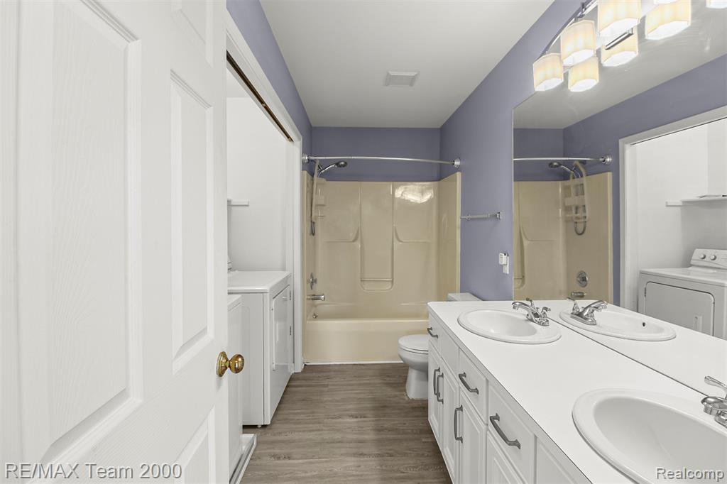 45225 Yorkshire Drive, Novi, MI — Photo 36
