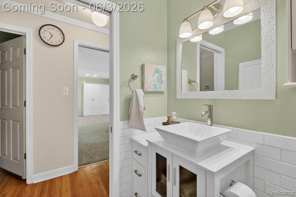 512 Redwood Drive, Troy, MI 48083 — Photo 22