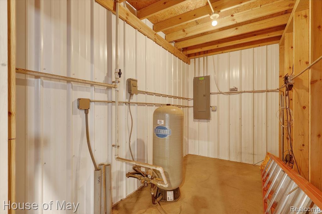 8635 Sterling Heights Drive, Clarksville, MI 48815 — Photo 28