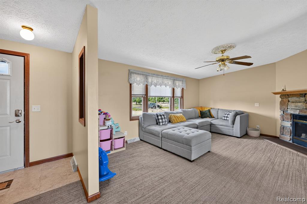 9889 Ditch Road, Chesaning, MI 48616 — Photo 9